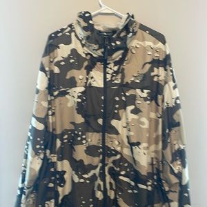 North Face light weight, hooded windbreaker, XXL